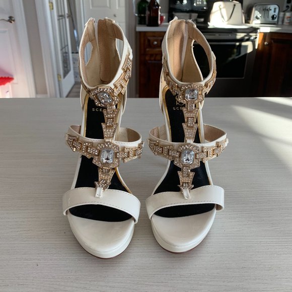 White Heeled Sandals- Size 7-NEW Never Worn - Picture 1 of 3